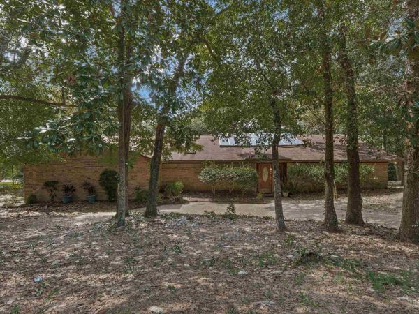 721 Tanglewood Dr, Pensacola, FL 32503