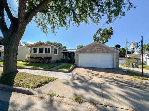 818 LIVINGSTON STREET, La Crosse, WI 54603