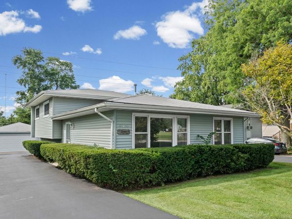 22W313 1 ST Street, Glen Ellyn, IL 60137