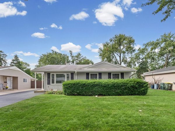 2207 Kingfisher Lane , Rolling Meadows, IL 60008