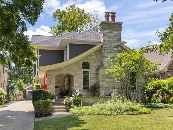 580 Lee Street , Glen Ellyn, IL 60137