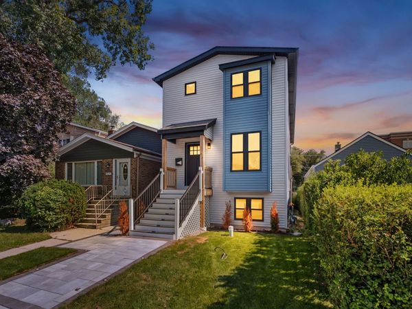 6672 W Montrose Avenue , Harwood Heights, IL 60706