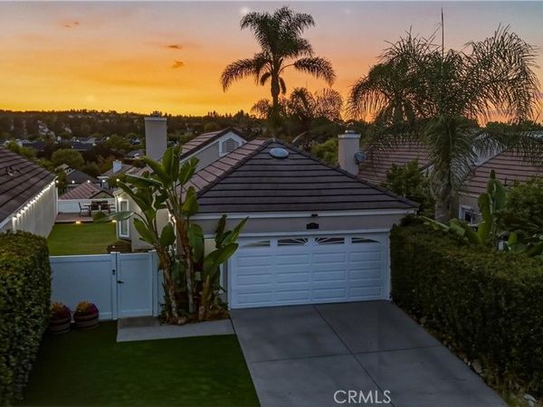 19 Indian Hill, Laguna Hills, CA 92653