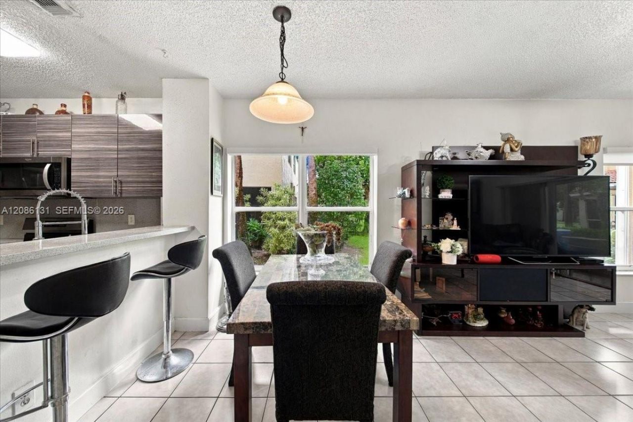 306 SW 120th Ave, Pembroke Pines, FL 33025 Photo