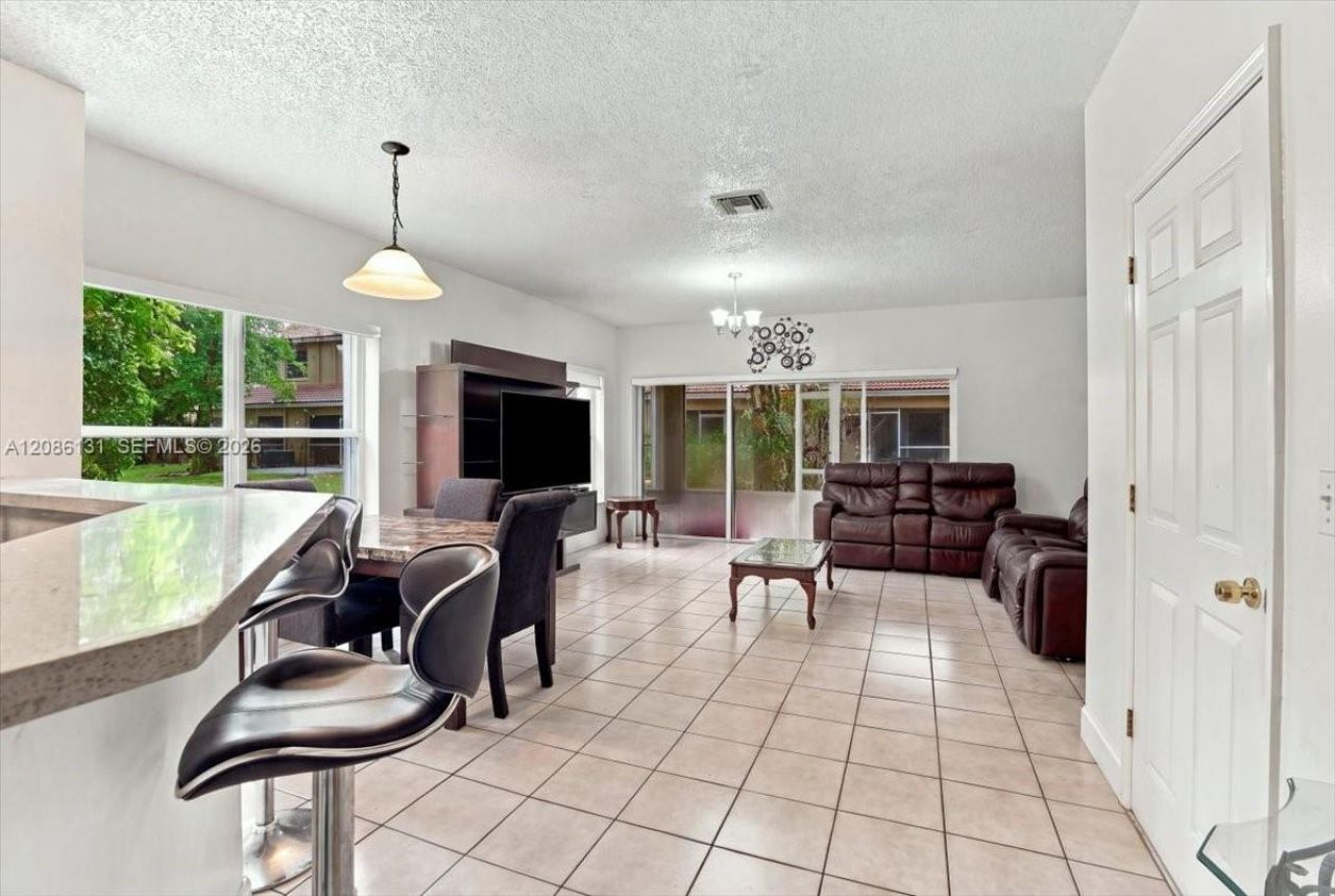 306 SW 120th Ave, Pembroke Pines, FL 33025 Photo