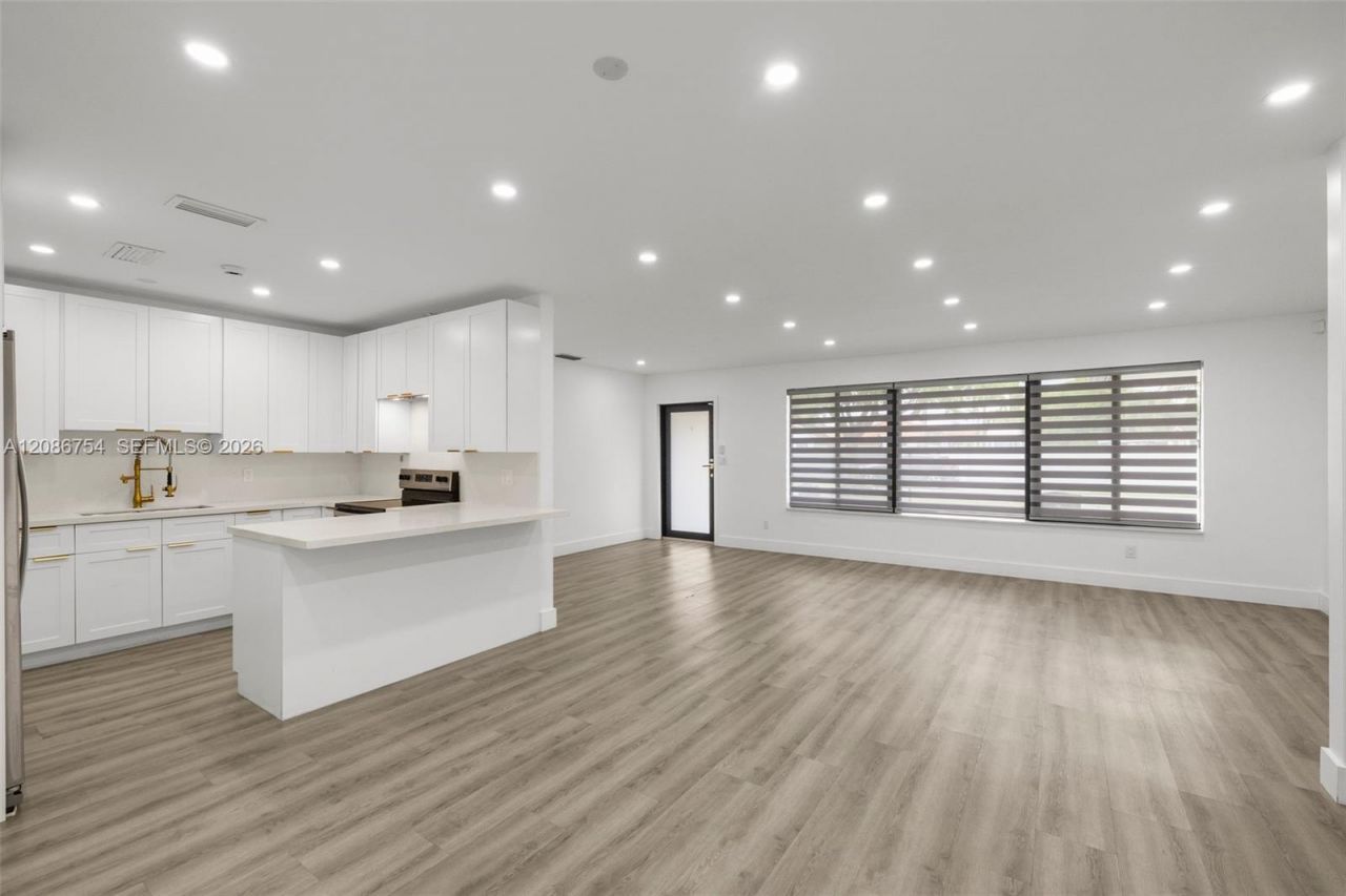 8253 W 14th Ct, Hialeah, FL 33014 Photo