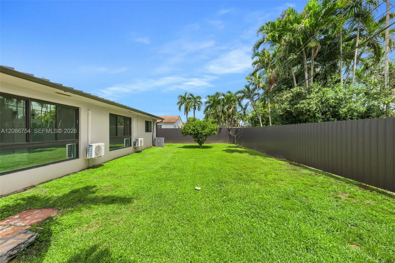 8253 W 14th Ct, Hialeah, FL 33014 Photo