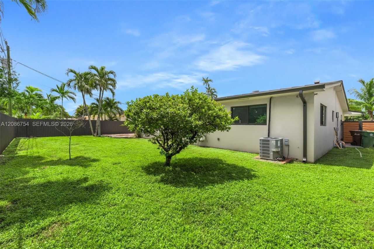 8253 W 14th Ct, Hialeah, FL 33014 Photo