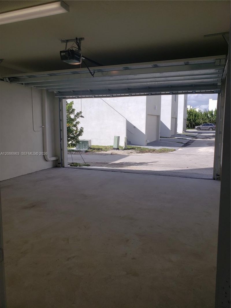 10275 NW 66th St, Doral, FL 33178 Photo