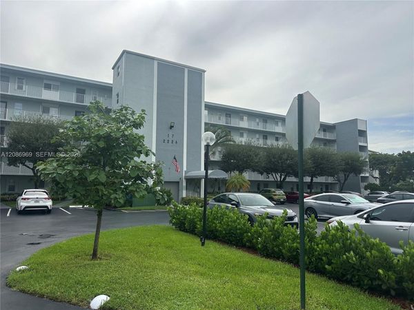 2226 N Cypress Bend Dr, Unit 505, Pompano Beach, FL 33069