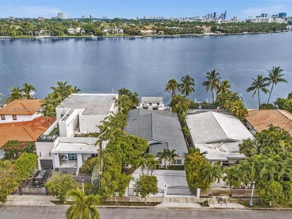1405 Stillwater Dr , Miami Beach, FL 33141
