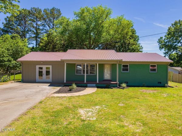 25 E Blackburn Avenue, McKenzie, TN 38201