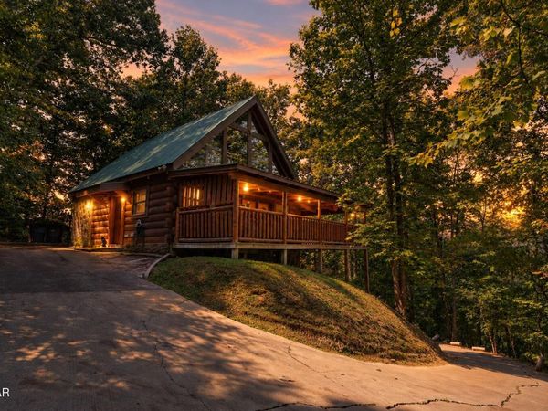 3823 Dollys Drive, Sevierville, TN 37876