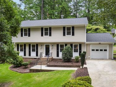5320 Cherrycrest Court, Raleigh, NC 27609