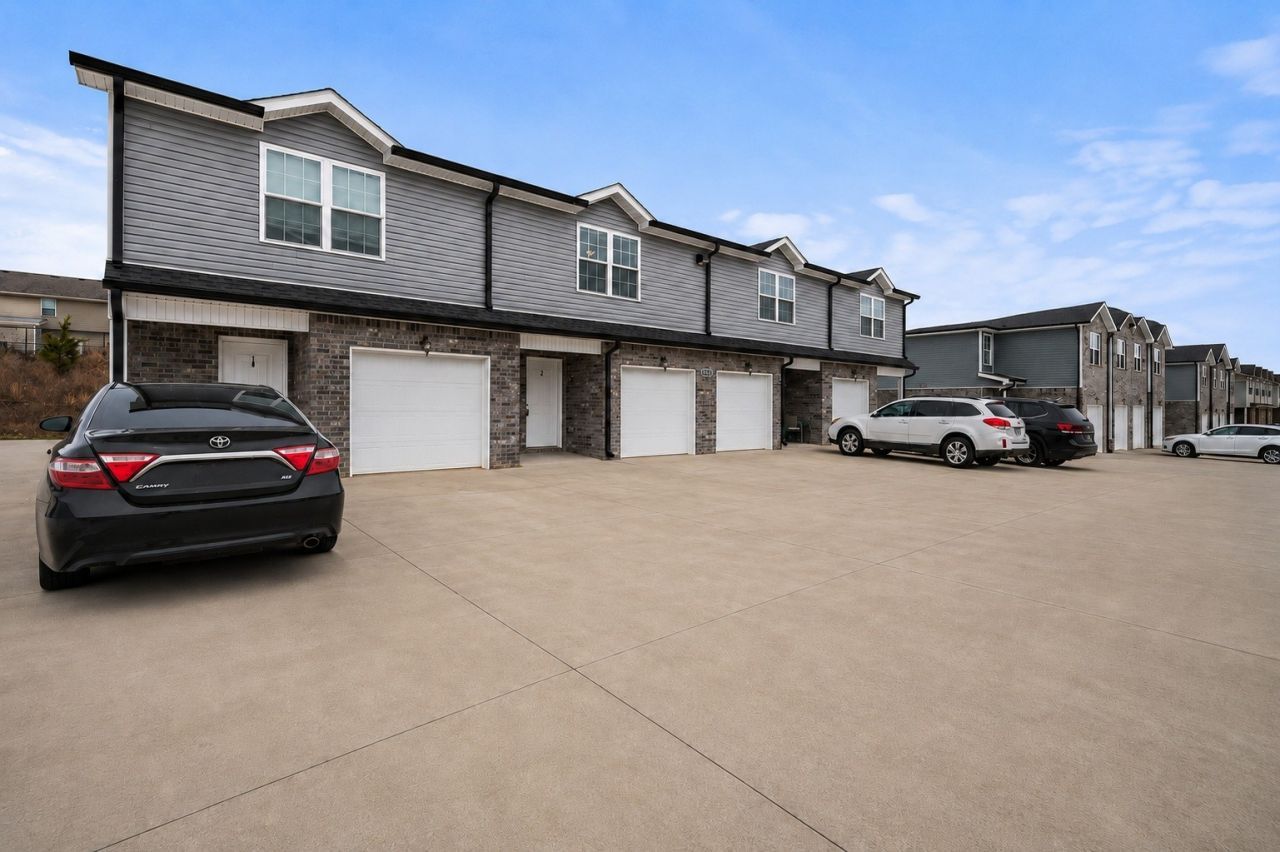 1736 Manning Dr, Unit 1, Clarksville, TN 37042 Main Photo