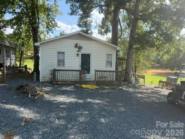 184 Deer Park Road , Mount Gilead, NC 27306