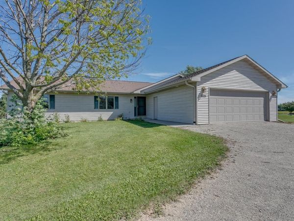 8826 N CLAYTON AVENUE, Neenah, WI 54956