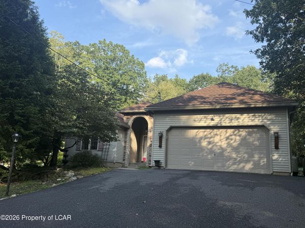 124 Debbie Drive, Drums, PA 18222