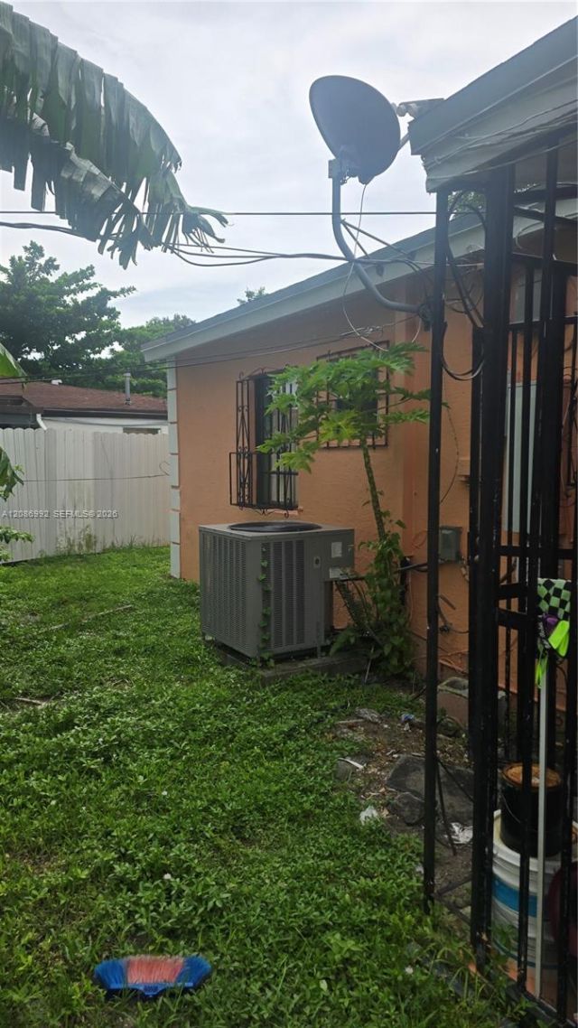 2911 NW 163rd St, Miami Gardens, FL 33054 Photo