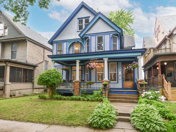 933 N 34th St, Milwaukee, WI 53208