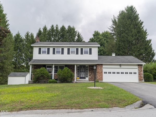 15 West Drive, Ballston Lake, NY 12019