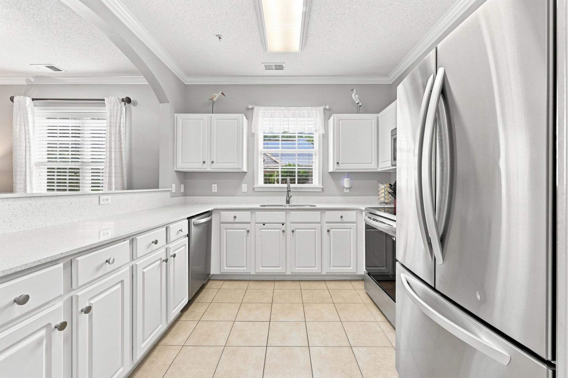 6015 Catalina Dr. Photo 4