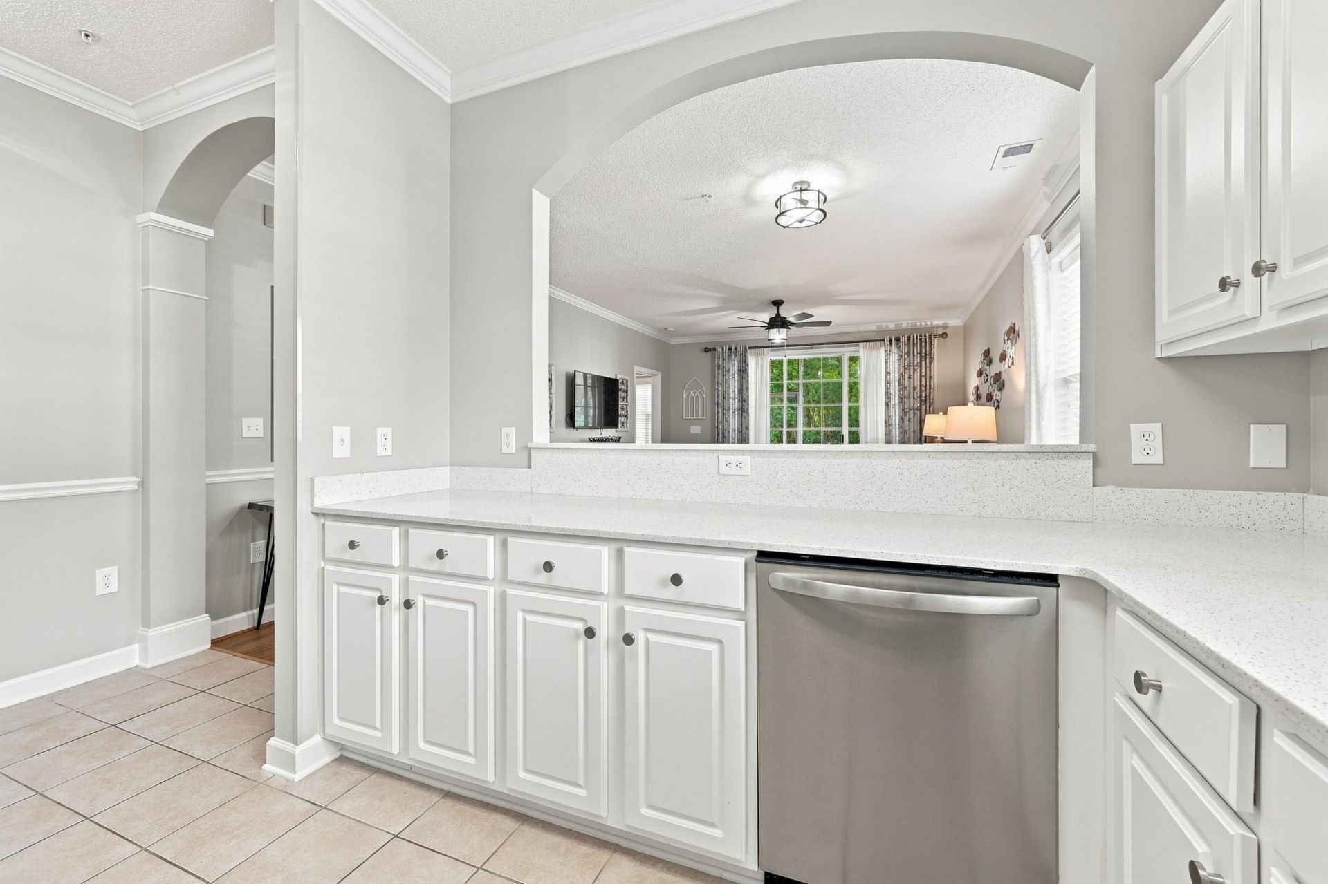 6015 Catalina Dr. Photo 5