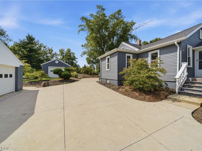 11812 Sinclair Street SW, Massillon, OH 44647 Photo 4
