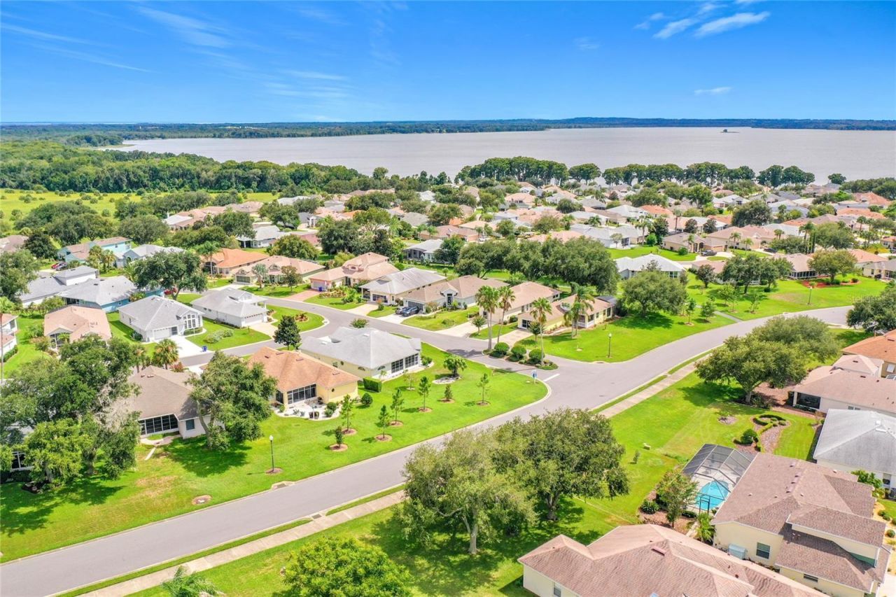 5693 Gulf Stream Street, Tavares, FL 32778 Photo