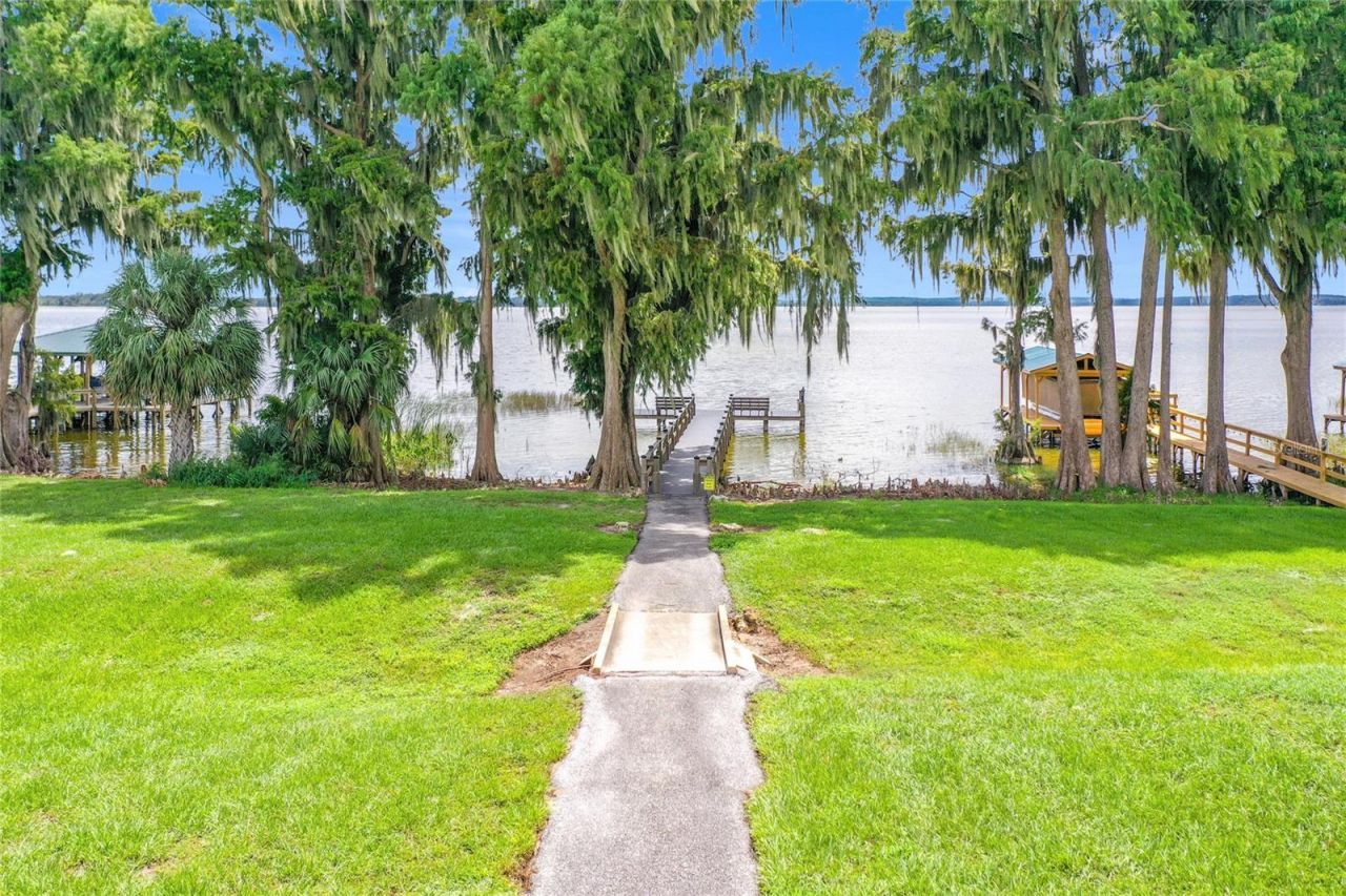 5693 Gulf Stream Street, Tavares, FL 32778 Photo