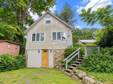 20 Pershing Ave, Jefferson, NJ 07849