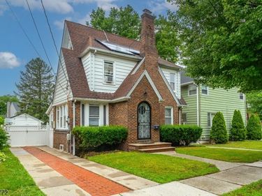 15 Stevens Rd, Belleville, NJ 07109
