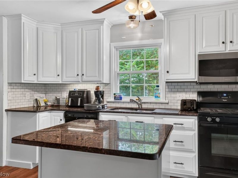 2785 E Center Street, Conneaut, OH 44030 Photo 13