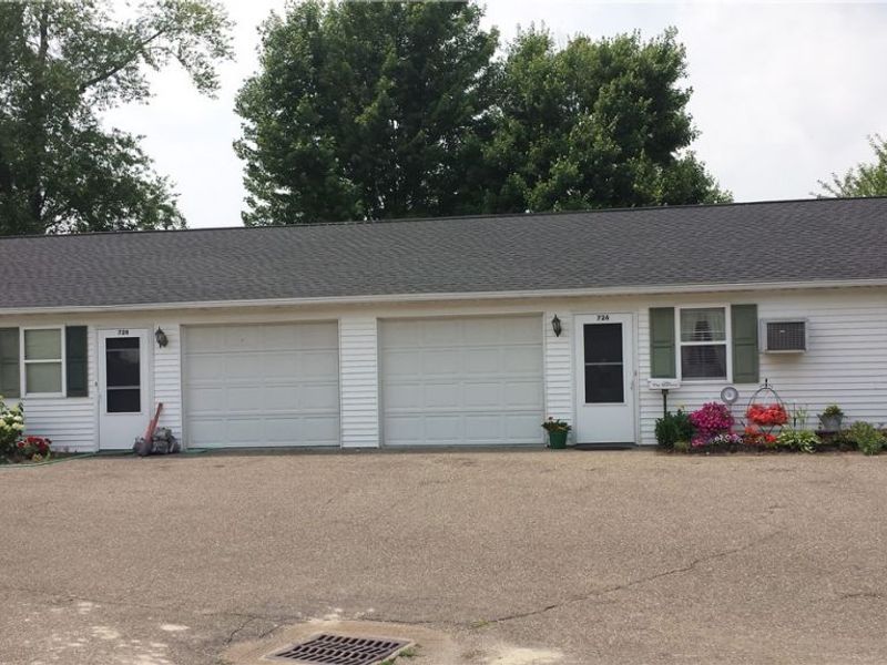 726 Luke Drive SW, Strasburg, OH 44680 Photo 1