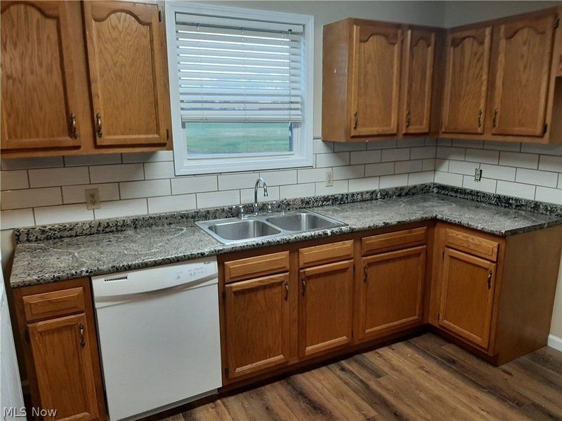726 Luke Drive SW, Strasburg, OH 44680 Photo 2