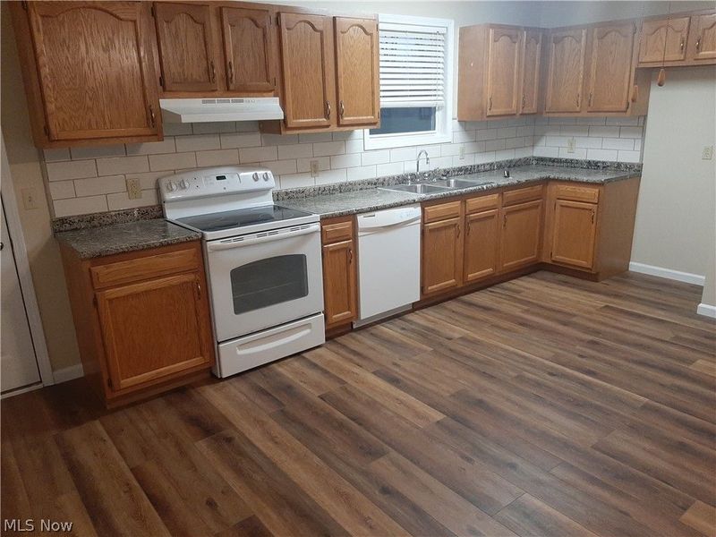 726 Luke Drive SW, Strasburg, OH 44680 Photo 3