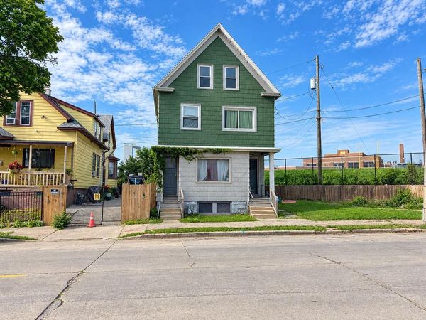 1002 W Becher STREET, Unit 1004, Milwaukee, WI 53215