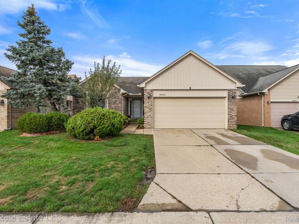 36451 Harness Circle Court, Clinton Township, Mi 48035