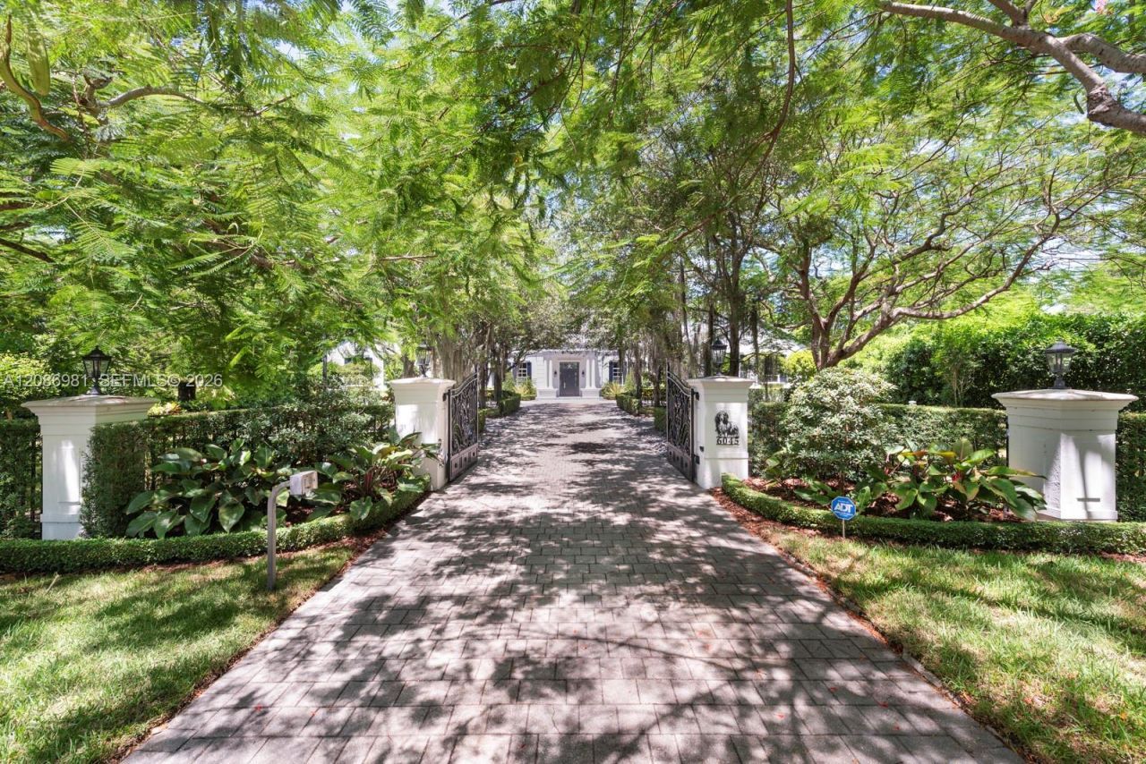 6045 SW 106th St, Pinecrest, FL 33156 Photo