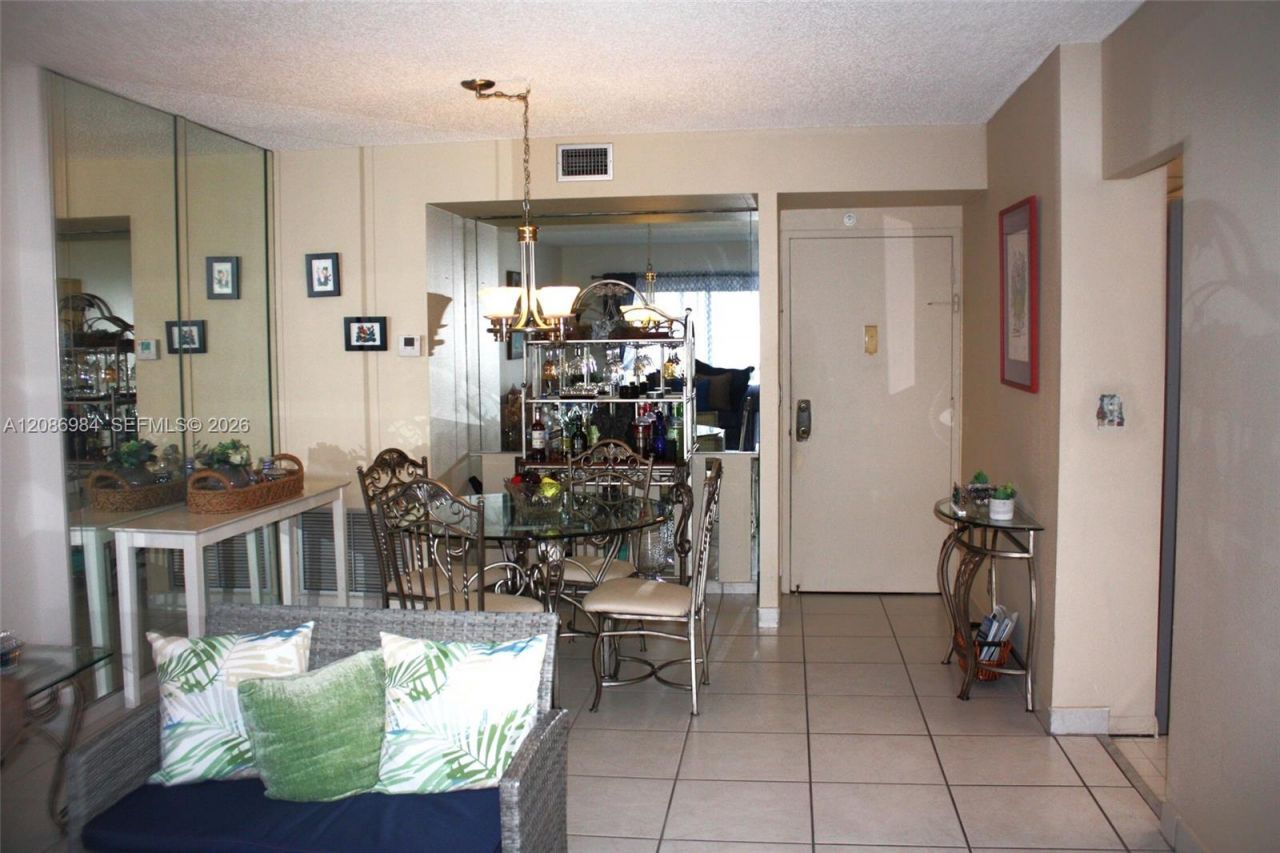 4200 Hillcrest Dr, Unit 618, Hollywood, FL 33021 Photo