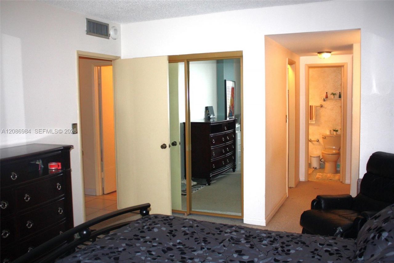 4200 Hillcrest Dr, Unit 618, Hollywood, FL 33021 Photo