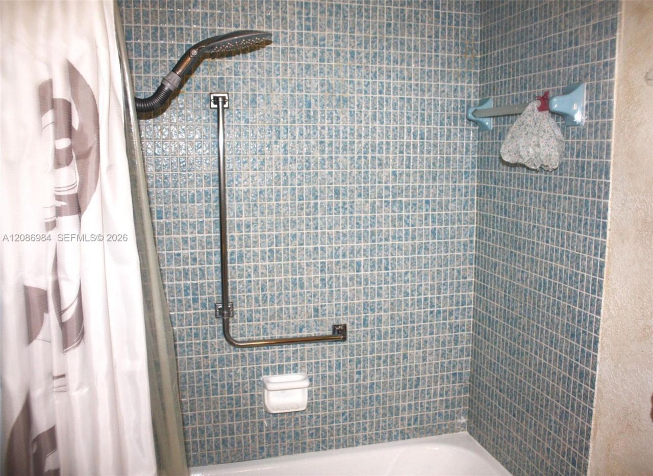 4200 Hillcrest Dr, Unit 618, Hollywood, FL 33021 Photo