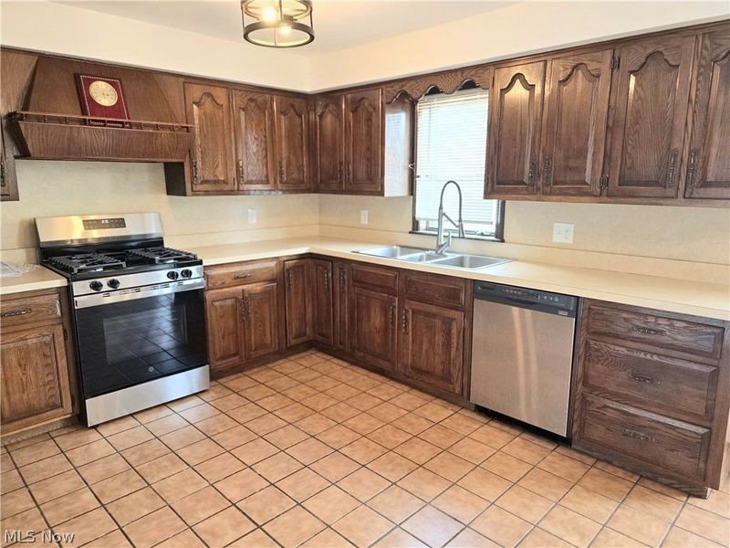 509 Sexton Street, Struthers, OH 44471 Photo 8