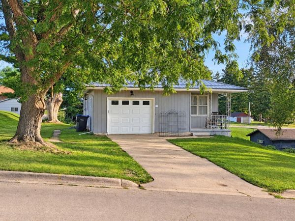 712 10th Avenue, New Glarus, WI 53574