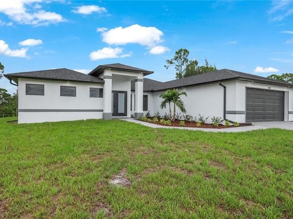 523 Wilmington PKWY, CAPE CORAL, FL 33993