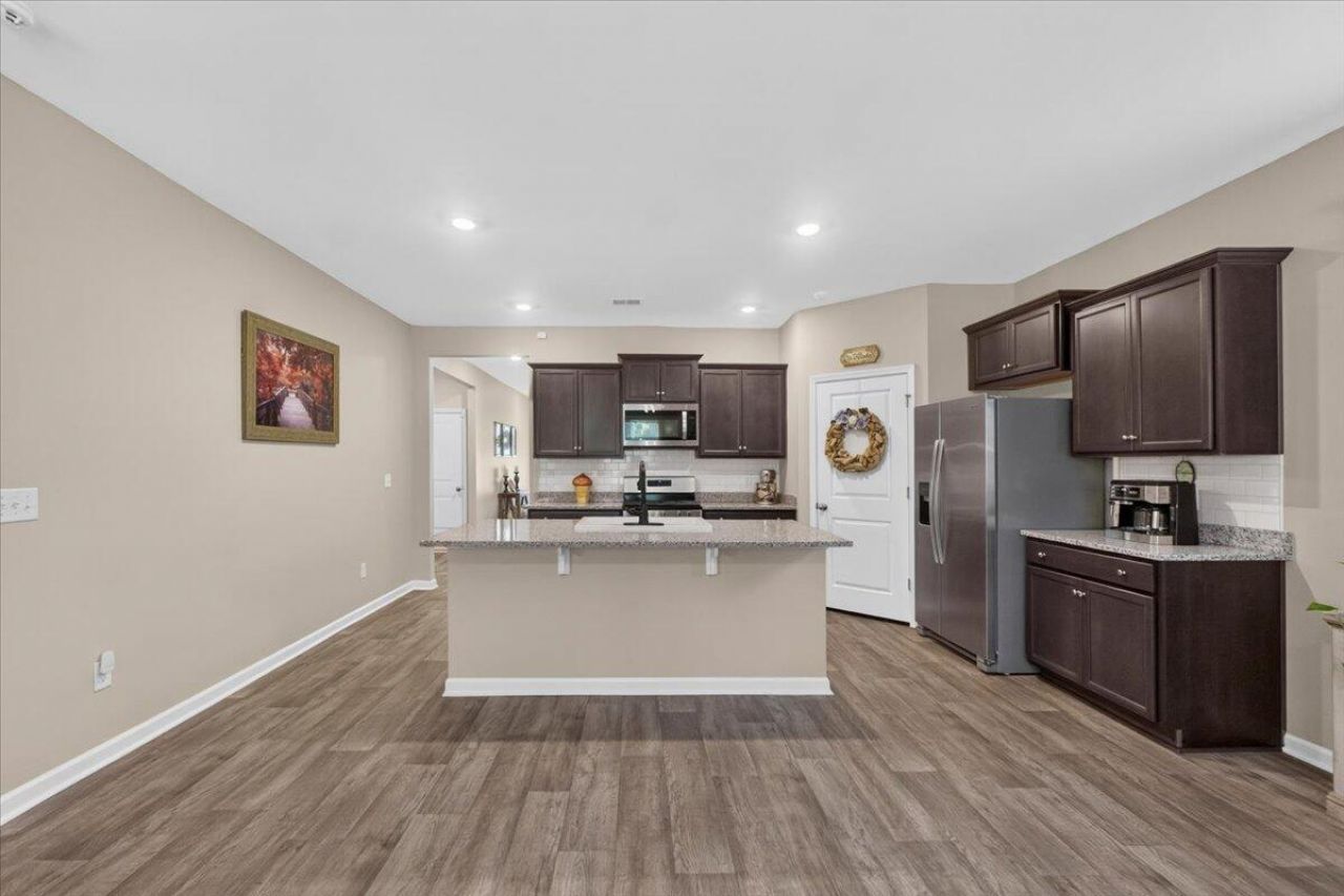 373 Azore Way Photo 11