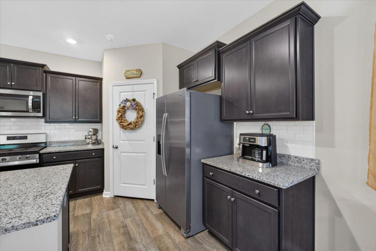 373 Azore Way Photo 12
