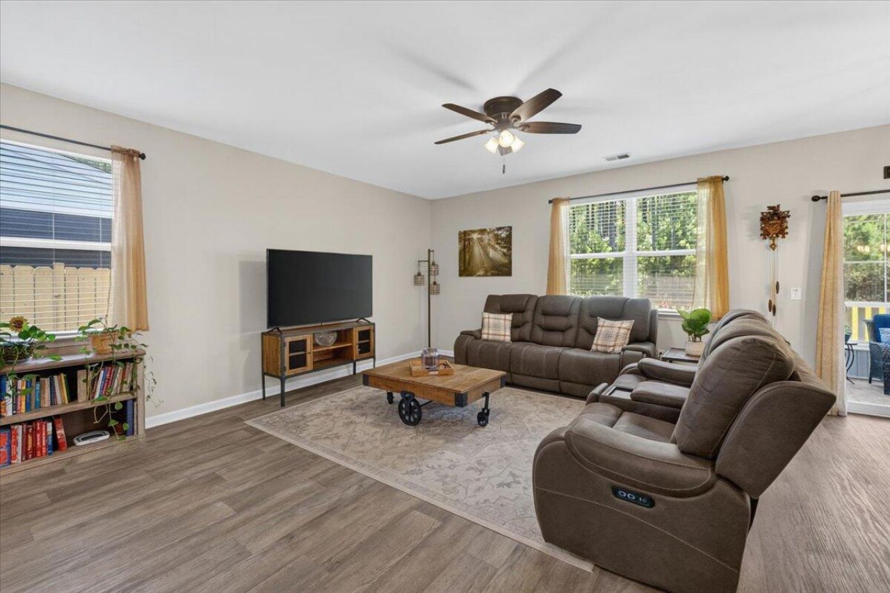 373 Azore Way Photo 16