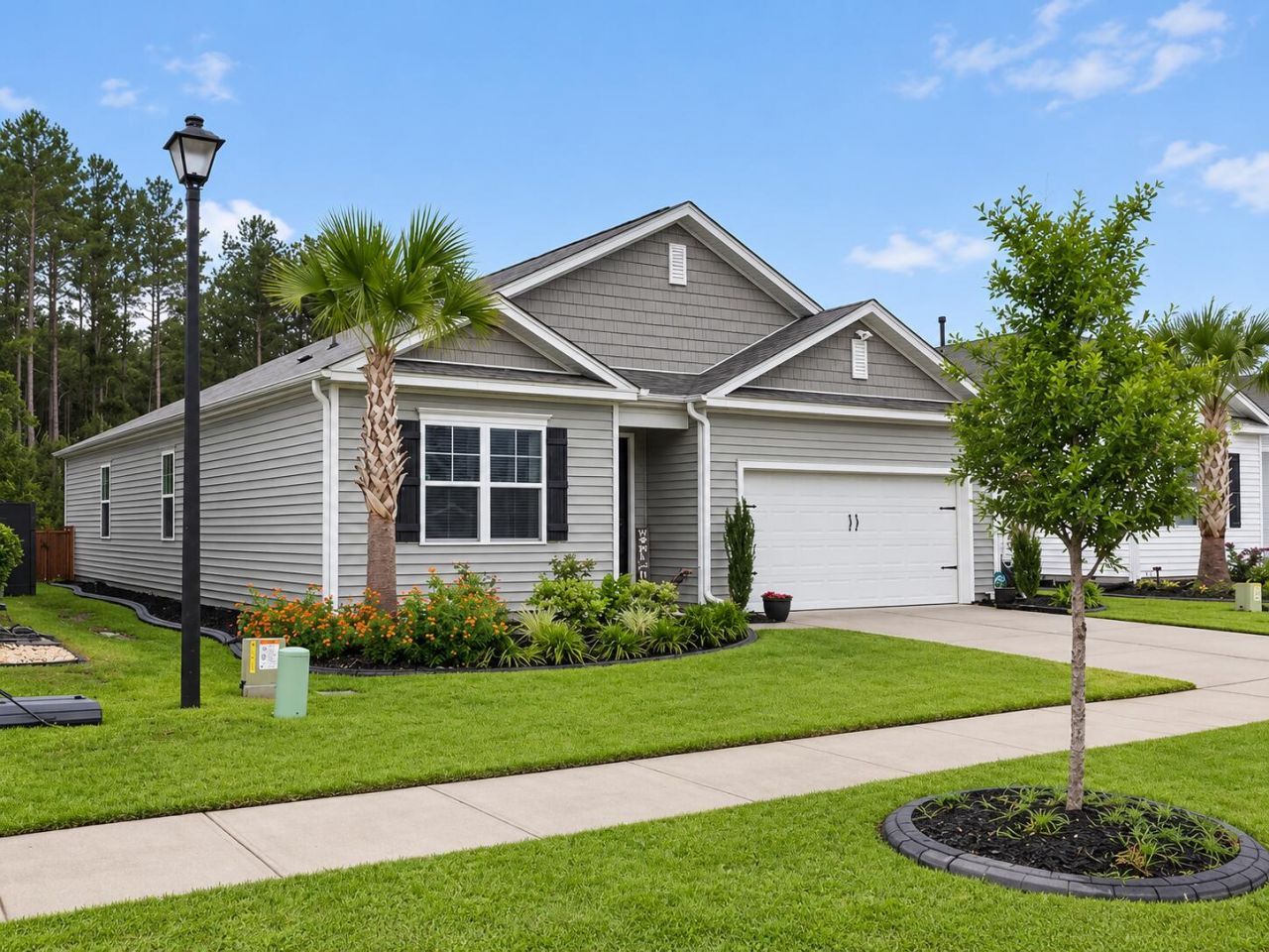 373 Azore Way Photo 4