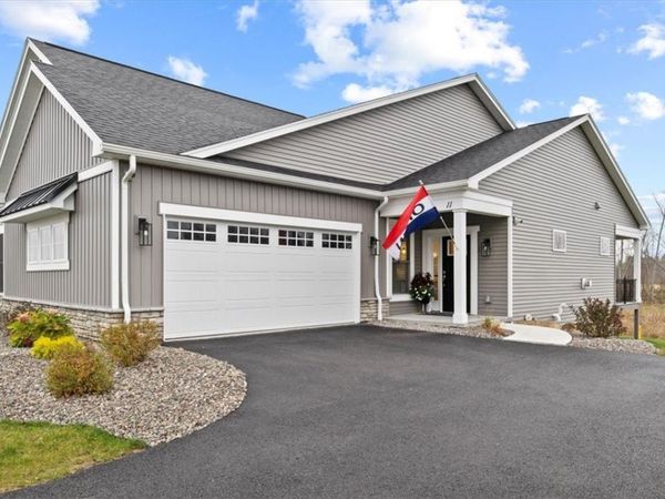 11 Cedarway Circle, Unit 240, Webster, NY 14580